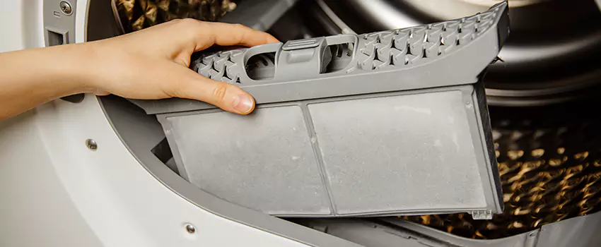 Signs Of A Clogged Dryer Lint Trap in Laurinburg, North Carolina